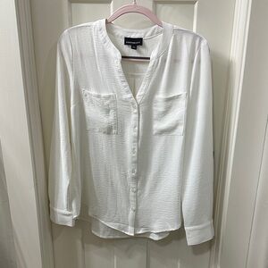 NWOT Fortune + Ivy White Button-Up Blouse L